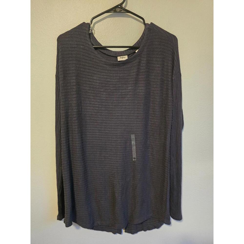 Daytrip Split Back Grey Striped Knit Long Sleeve (L)